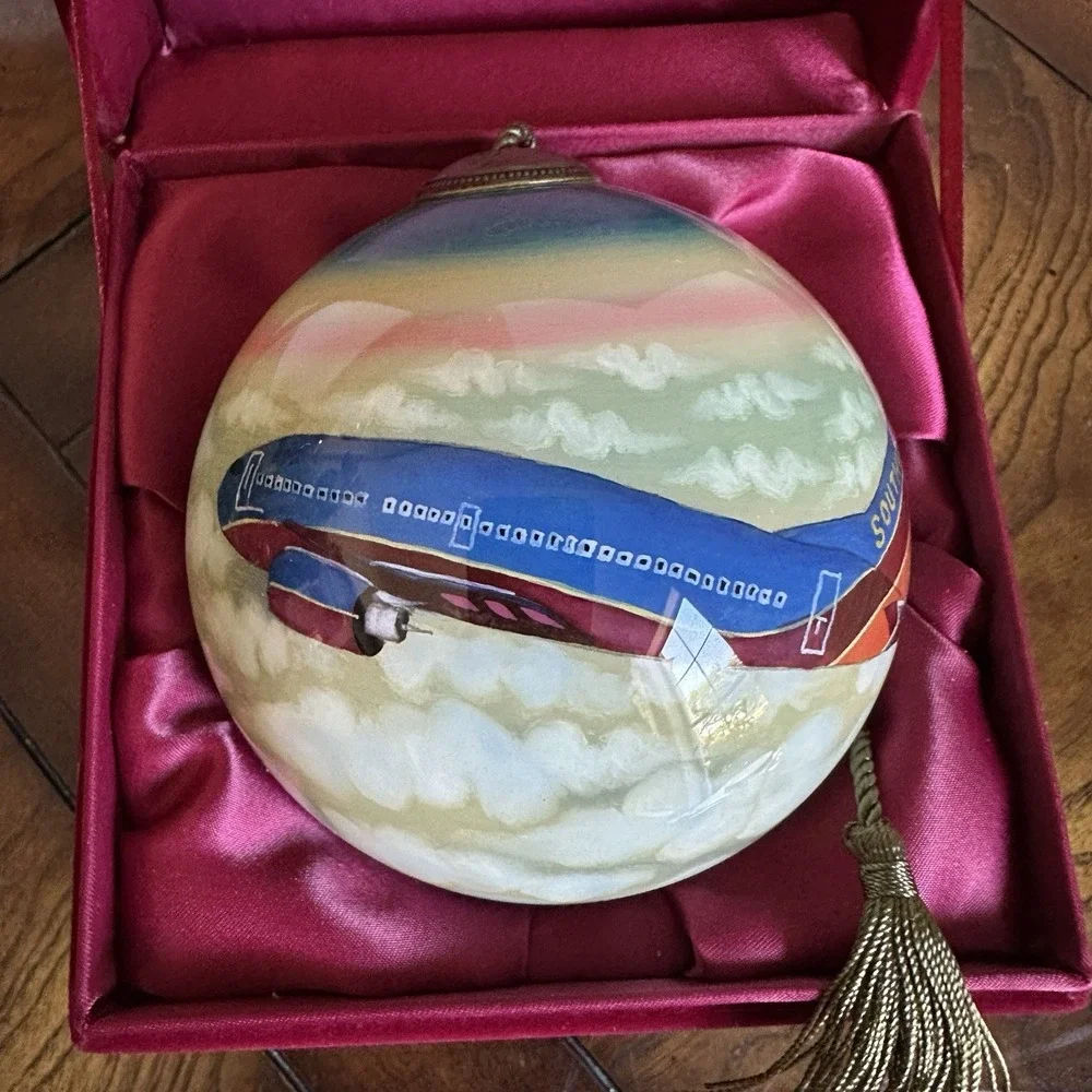 Ne'Qwa Hand-Painted Southwest Airlines Art Christmas Ornament 4.5 Inch Box Rare